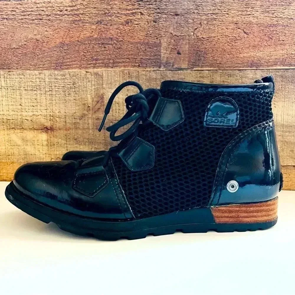 Sorel Major Lace Up Mesh Patent Leather Boots